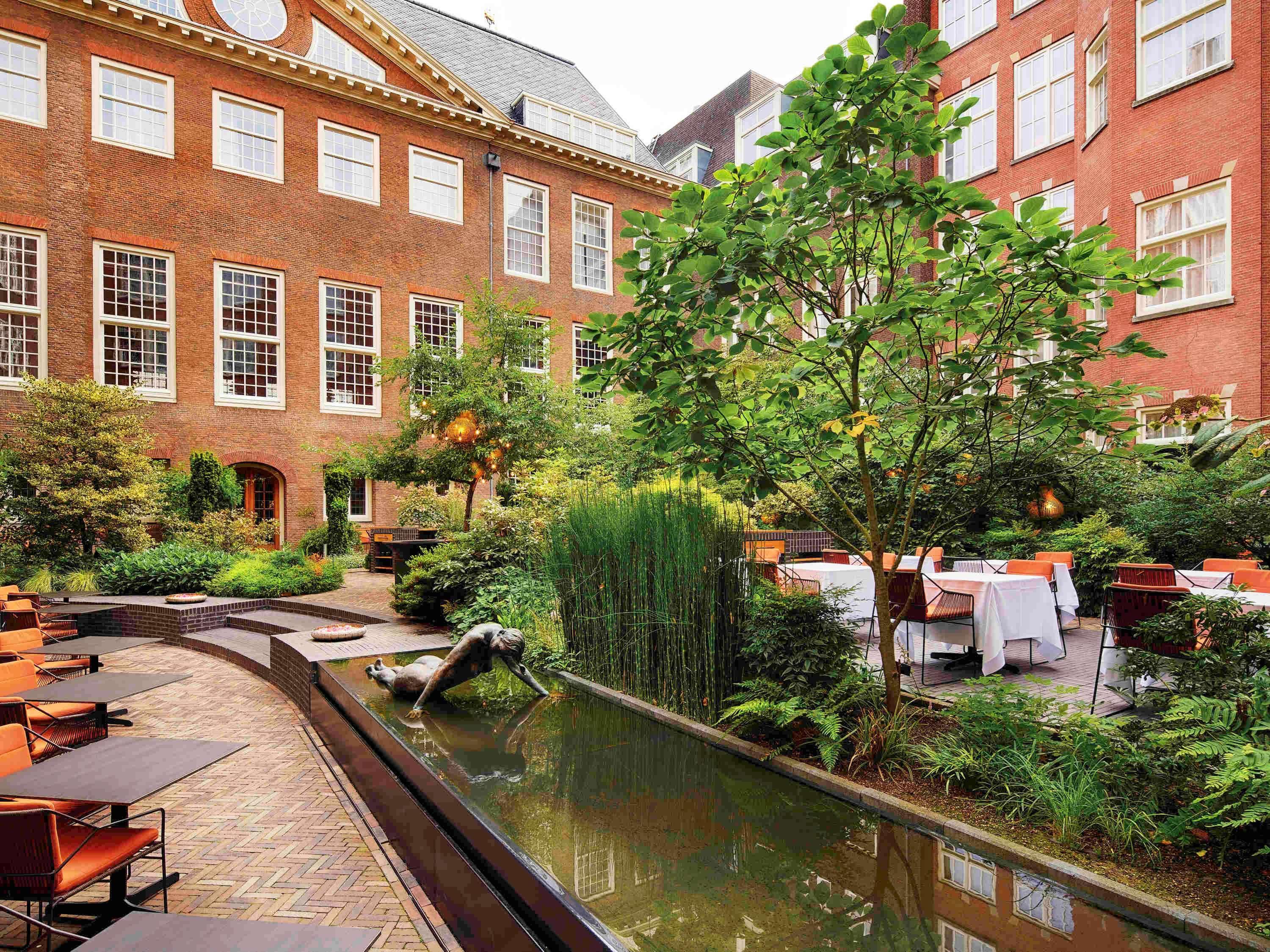 Sofitel Legend The Grand Amsterdam Hotel Екстериор снимка The courtyard of the hotel