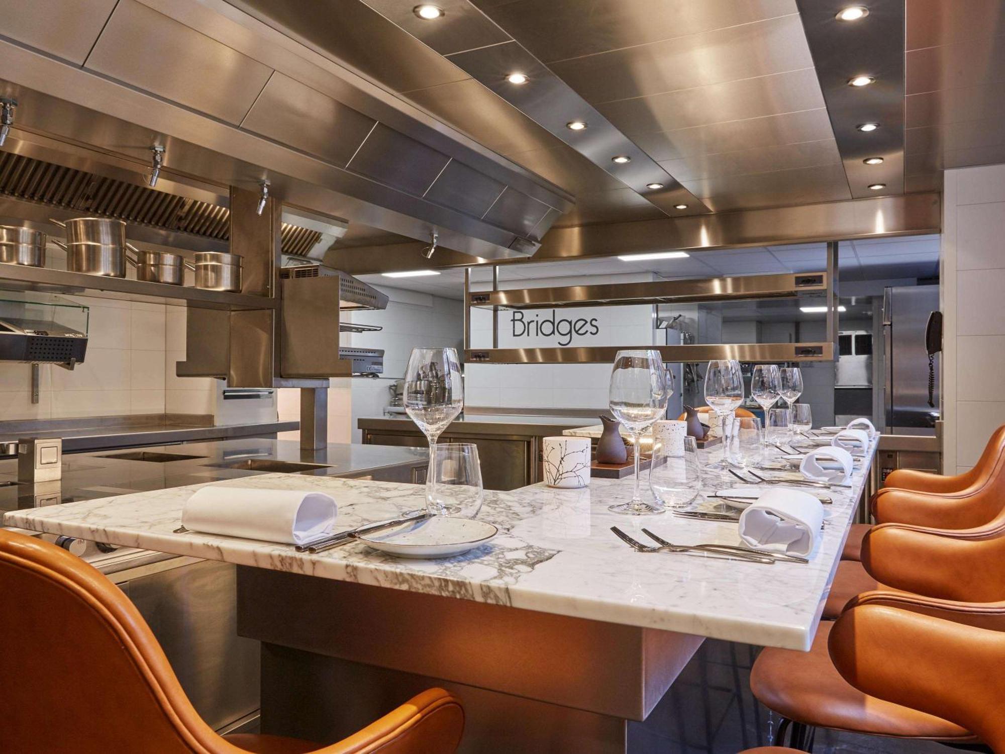 Sofitel Legend The Grand Amsterdam Hotel Екстериор снимка The Bridges restaurant on board Celebrity Apex